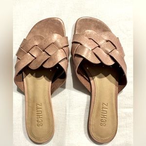 SCHUTZ LEATHER BLUSH PINK SLIDES. WORN TWICE. SIZE 7.5.